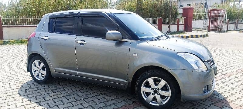 Suzuki Swift 1.3 DLX 2013 immaculate condition 3
