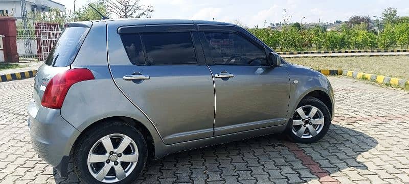 Suzuki Swift 1.3 DLX 2013 immaculate condition 9