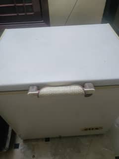 deep freezer in good condition