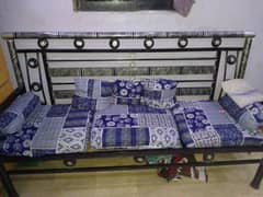 iron ka sofa set r sheeshe ka table