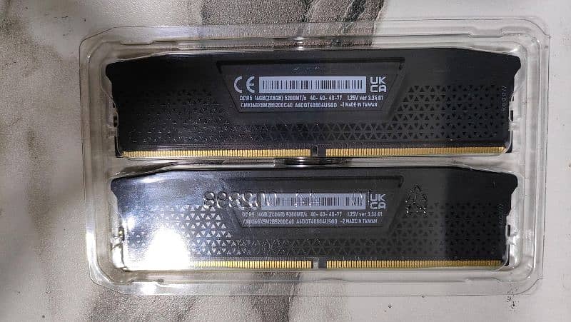 DDR5 16GB (2x8GB) 5200MHz RAM Corsair Vengeance 4