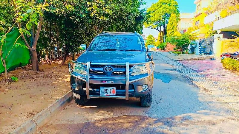 Toyota Hilux Vigo G 2011 Model 1