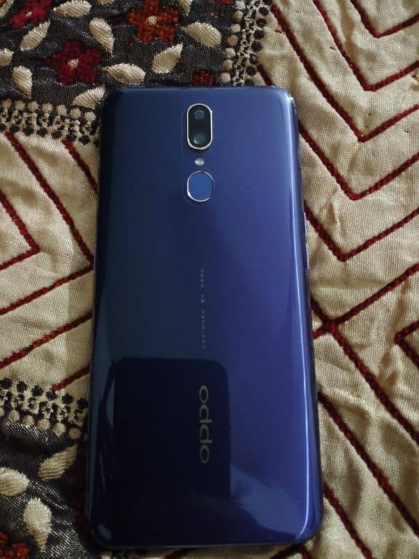 Oppo F11 8/256 0