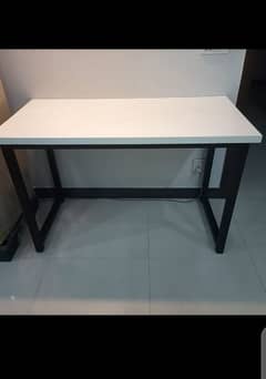 Table good condition