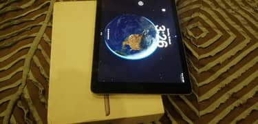 iPad 6 generation 32 gb wifi with box