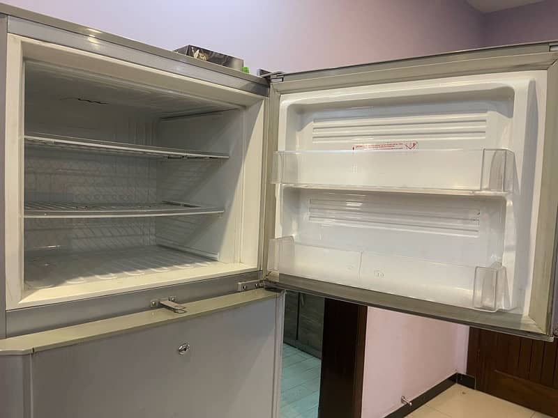 PEL, aspire big size fridge in mint condition working 100% 3