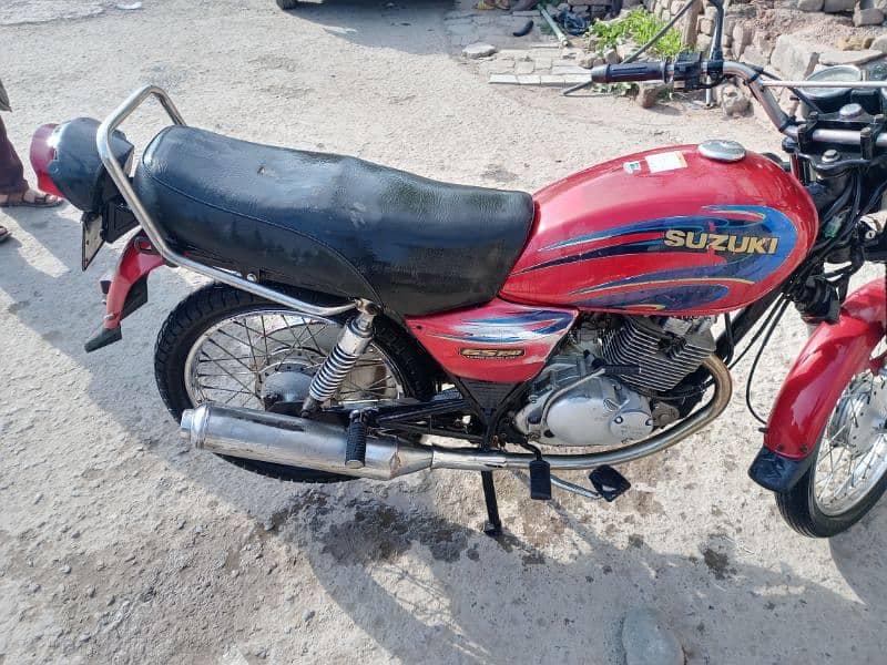 SUZUKI GS 150CC 3