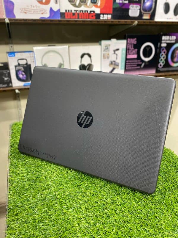Hp laptop Intel Amd A9 4gb Ram 128gb SSD 15.6inch Display Window 10 2
