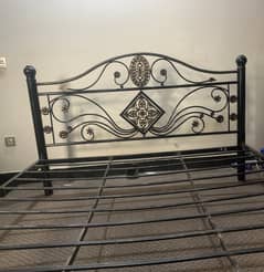 Iron bed 6*6.5