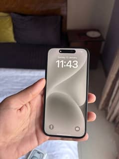 iPhone 15 128 box open