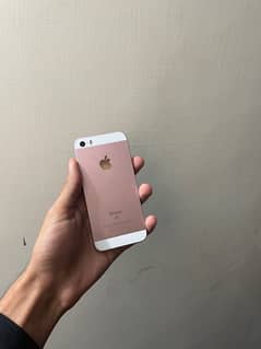 Apple iPhone SE 2016 (16GB)