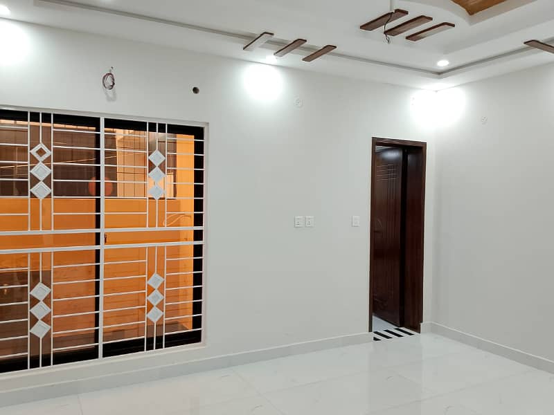 6 MARLA UPPER PORTION AVAILABLE FOR RENT 6