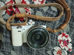 Sony Alpha NEX-5T (Touch Screen)