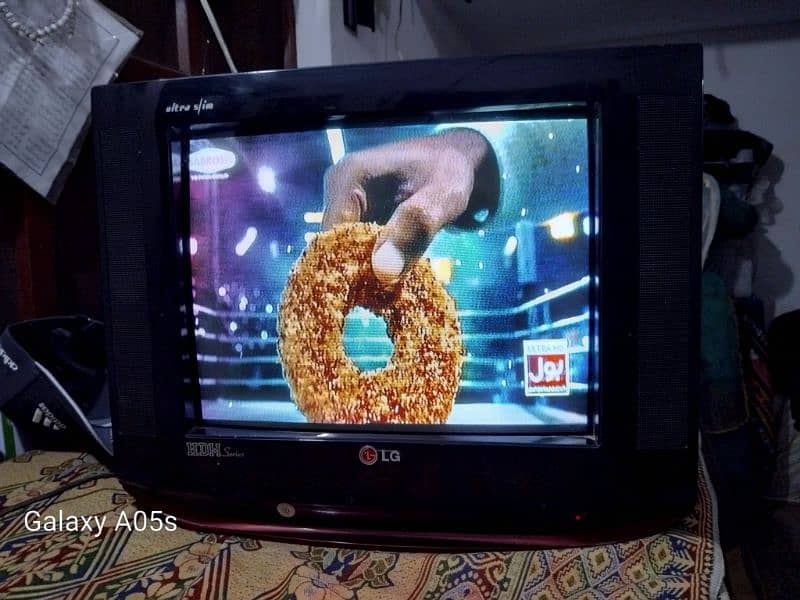 LG tv good working condition urgent sale 6