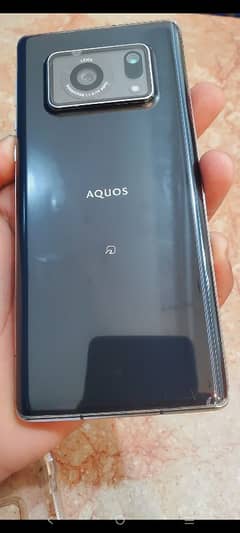 Aquos R6 urgent sale krna hai