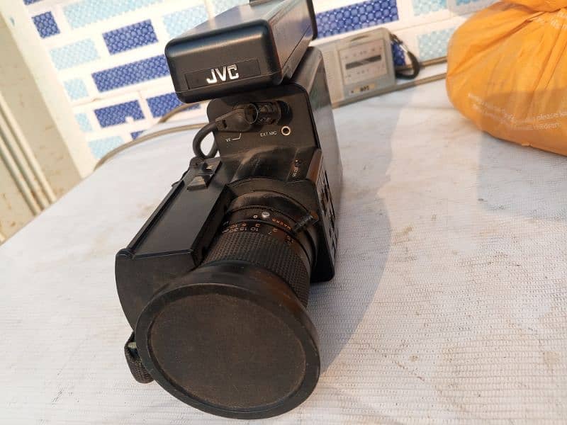 like new video camera jVC 4