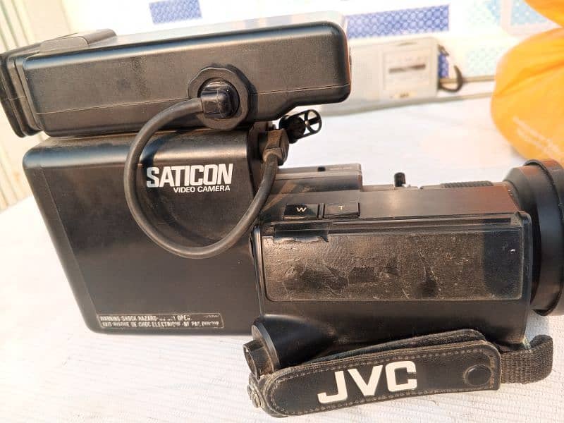 like new video camera jVC 8