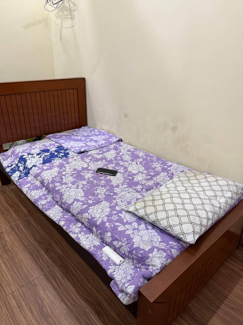 Single wooden bed 1