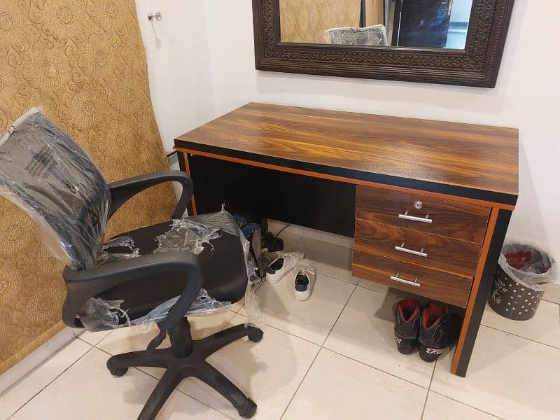Office chair and table 0