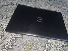 Dell core(TM) i7 -7820HQ 2.90 32gb ram 500gb ssd