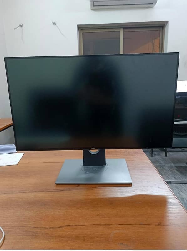 27 inches 4k  Dell display 2