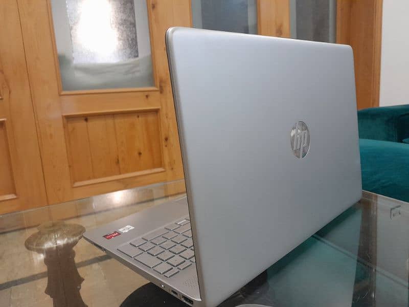 HP Laptop 15s-eq1000 1