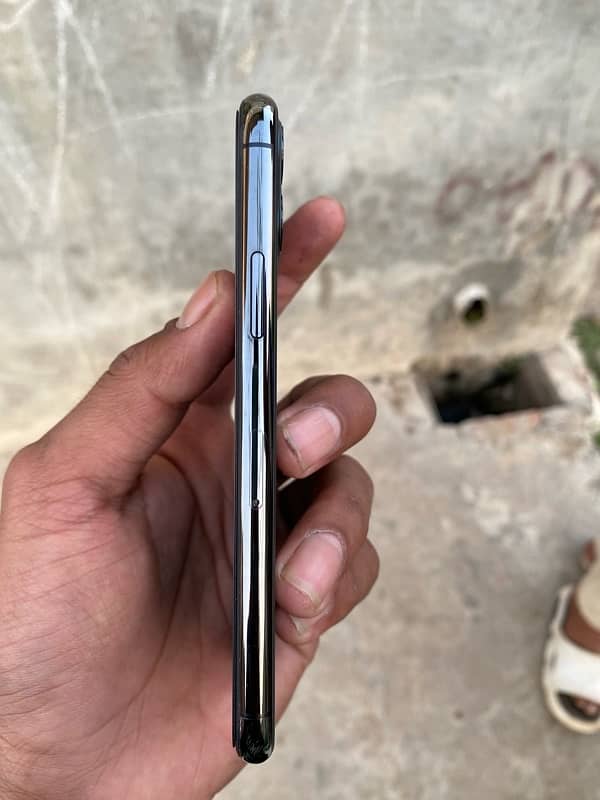 iphone 11  pro 256 gb factory unlock 6