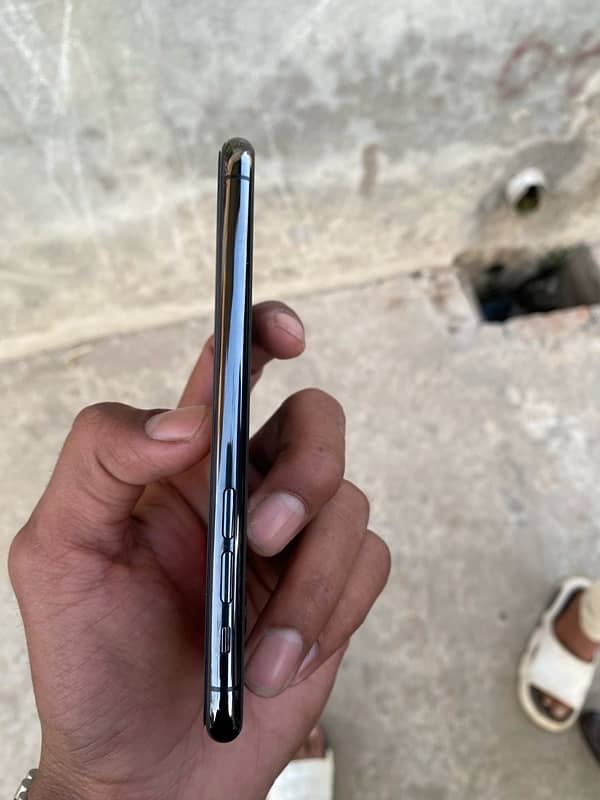 iphone 11  pro 256 gb factory unlock 7