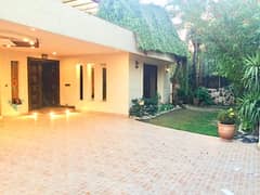 1 Kanal House For Rent at Prime Location in Phase 4 DHA Lahore Near Gold Crest Mall