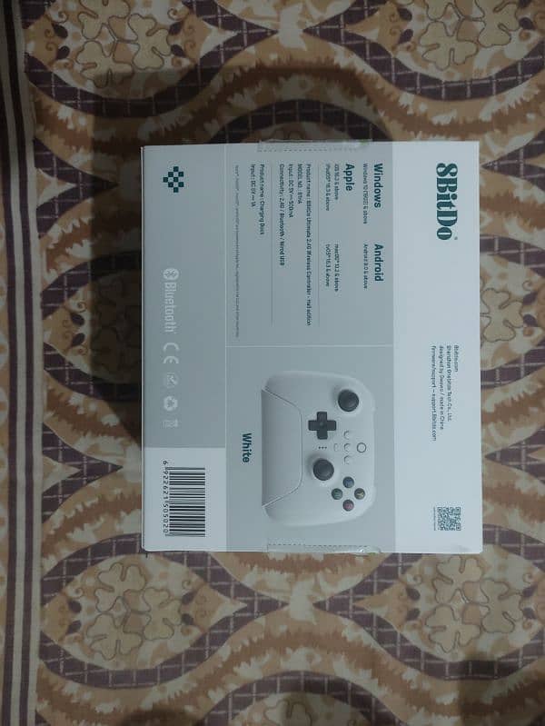 8bitdo Ultimate 2.4 Gaming Controller 1