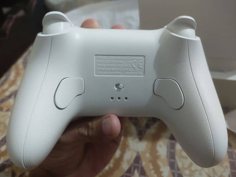 8bitdo Ultimate 2.4 Gaming Controller 6