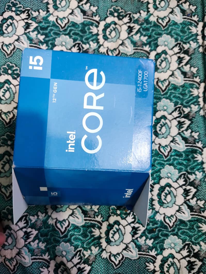 Intel i5 12400 F with box and cooler 2