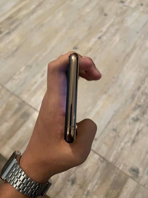 Iphone XS max mint condition 3