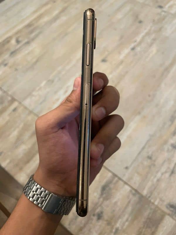 Iphone XS max mint condition 7