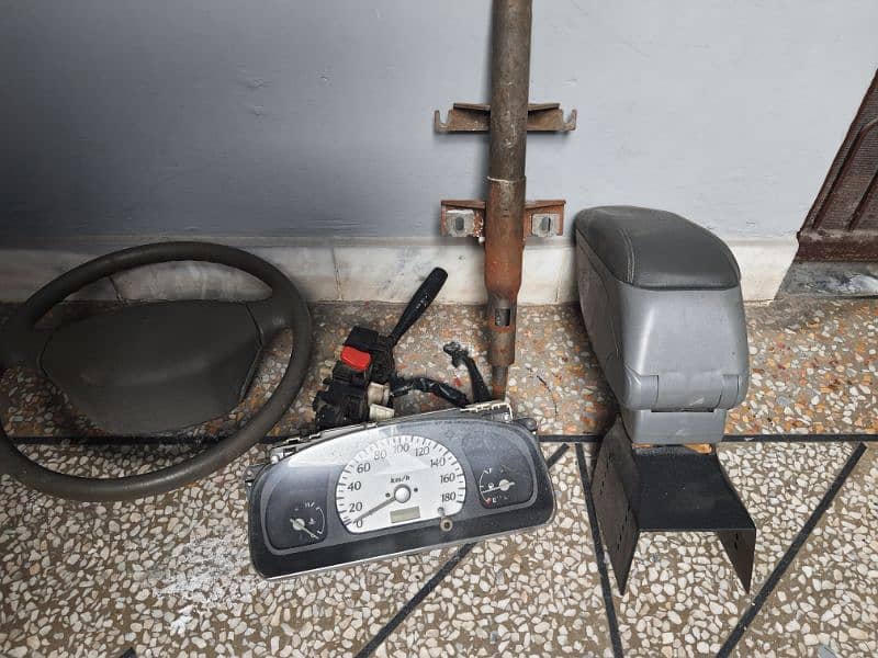 suzuki alto speedo meter, handle, arm rest original 3