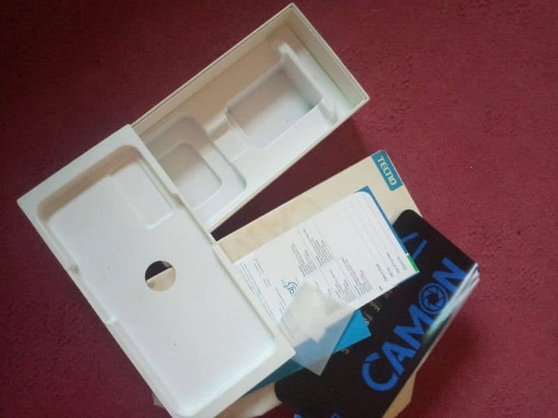 Tecno cammon 17 6/128 with box 3