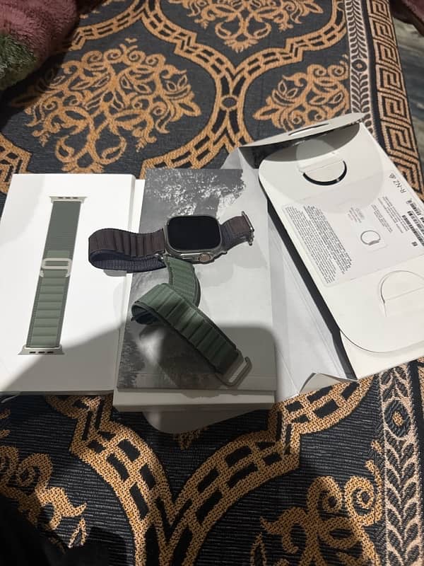 APPLE WATCH ULTRA 1 condition 10/10 complete Box 4