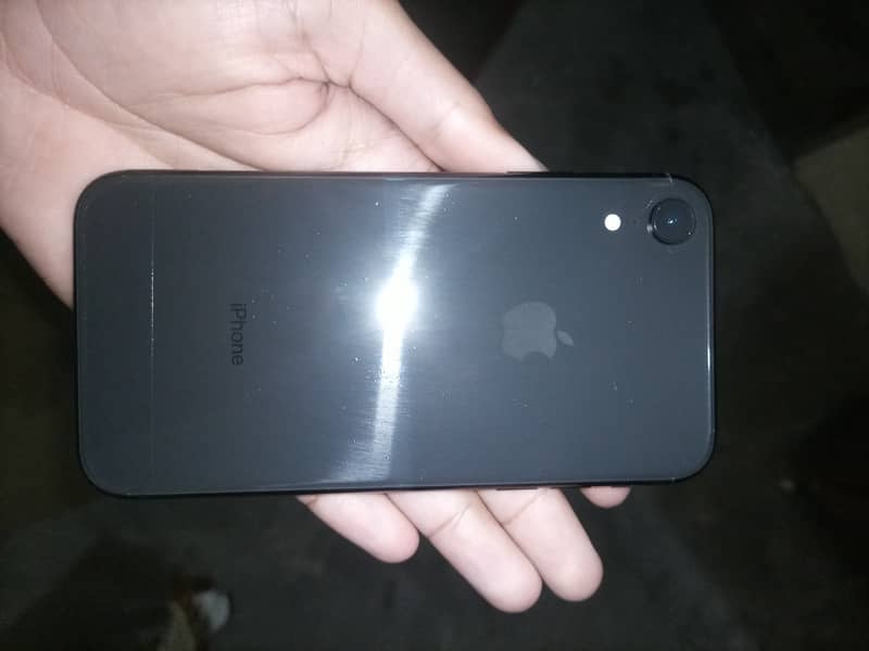 Apple iPhone XR 1