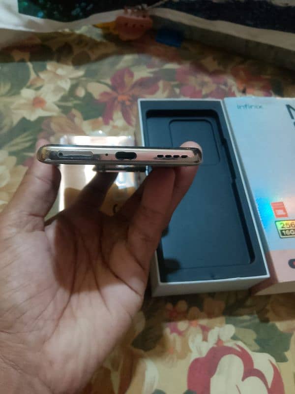 Infinix Zero 30 1