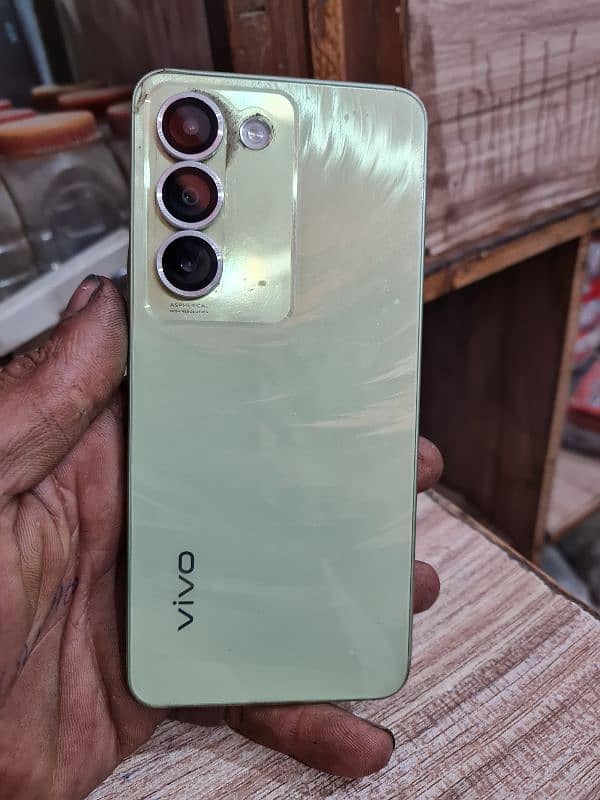 Vivo y100 6