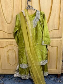 bridal mehandi dress