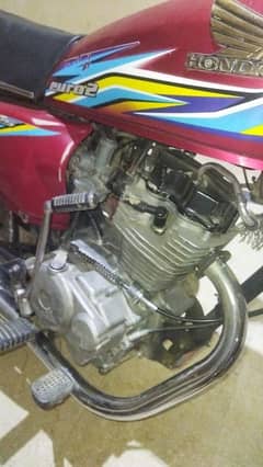 honda 125 urgent sale hai Gujranwala ka num hai engine full okk hai