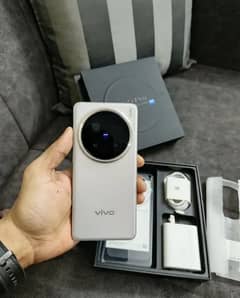 Vivo X 200 Pro  16/512 GB urgent sale contact Wtp no 0329=7037445