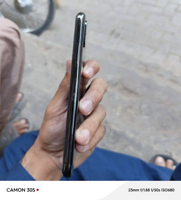 IPhone xs For Sell 10 by 10 condition 3