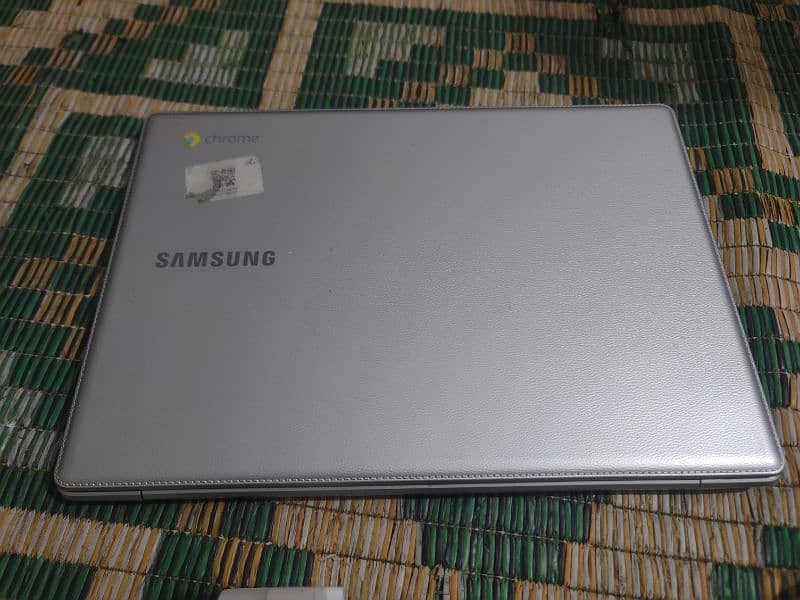 Samsung chrome book 1