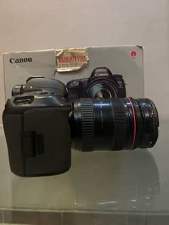 Canon 5D mark IV with canon 24-70mm 2.8