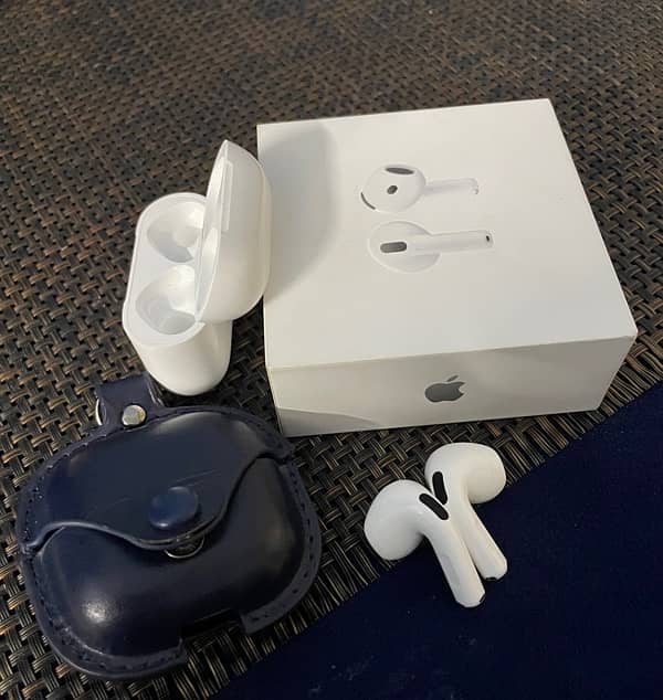 AirPods 4 Apple 7