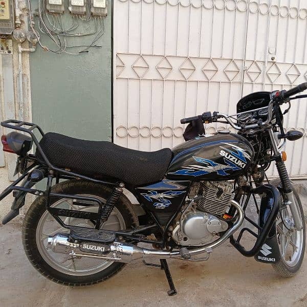 Suzuki GS 150cc 6