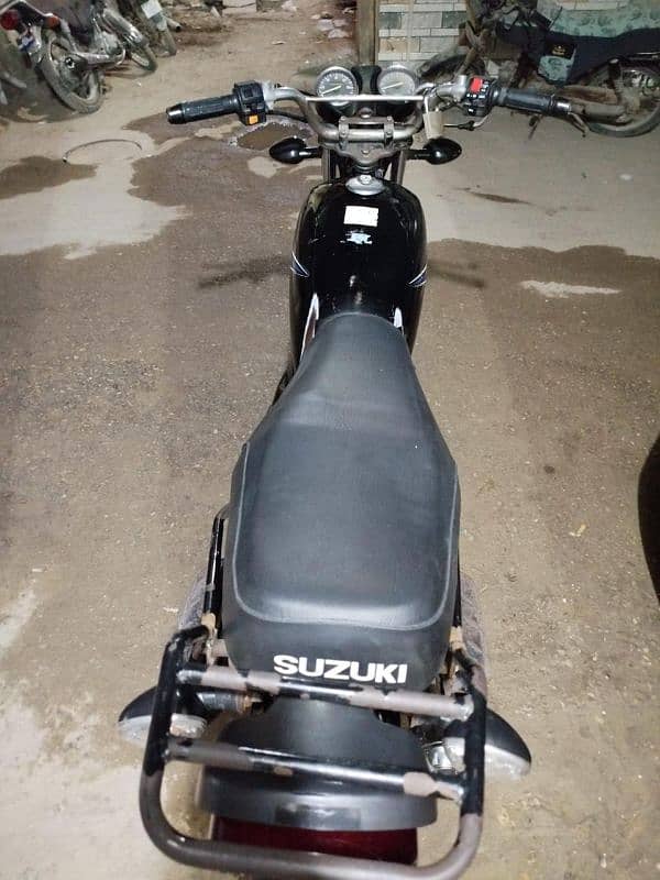 Suzuki GS 150 2015 6