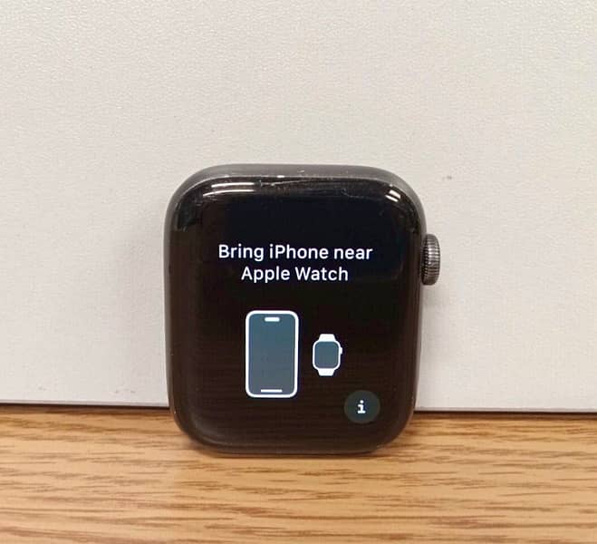 Apple Watch Series 5 100% Battery Health 44mm Original Sports Band 2